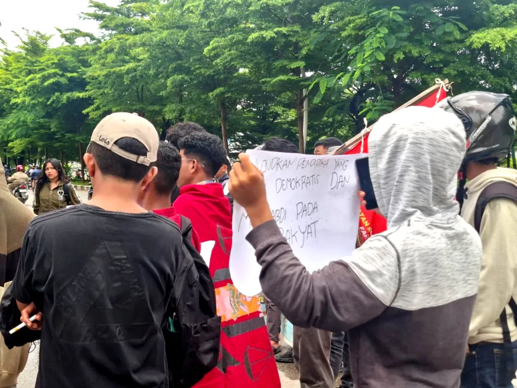 Aksi Unjuk Rasa Terkait Pendidikan di NTT